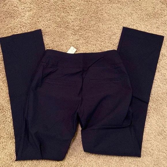 New York & Company - Women's Straight Leg Pull-On Stretch Pants (NWT) - Picture 2 of 6